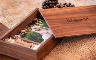 An image box that holds 5 x 7 prints and USB file of your images